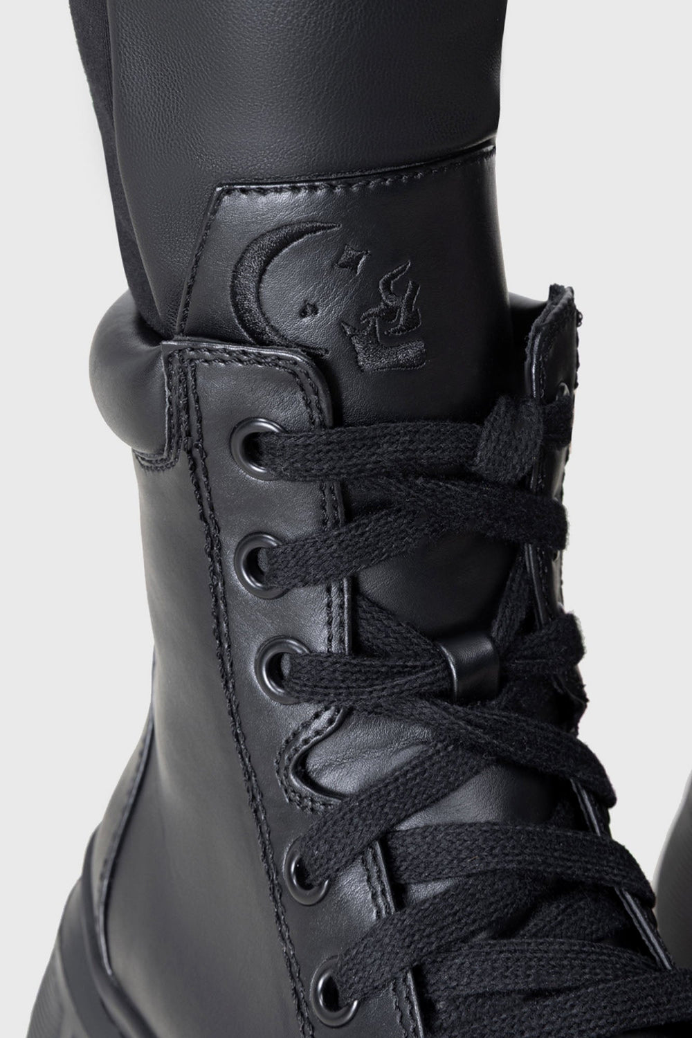 Discordant Boots Killstar